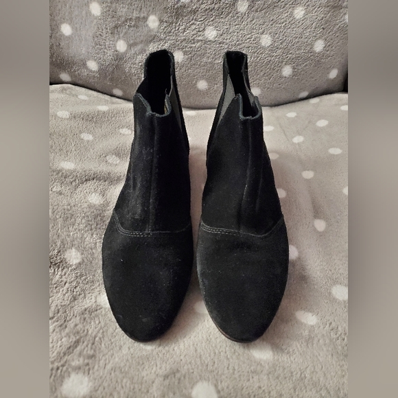 Town Shoes, Suede, black, flats - Picture 2 of 16
